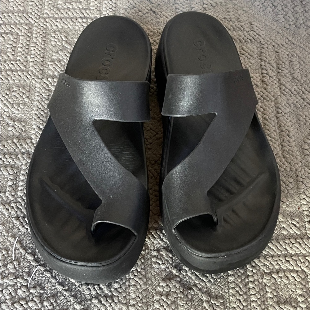 CROCS Black Cross-Strap Slides